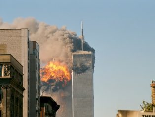 Teroristický útok 11. září 2001, New York. Foto: Robert J. Fisch, Flickr (CC BY-SA 2.0 DEED)