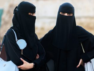 Ženy v saudskoarabské Džiddě | Foto: Sergey Bogomyako / Shutterstock