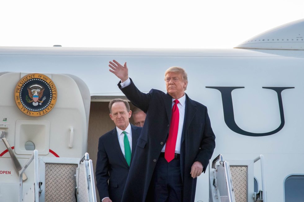 Donald Trump vystupuje z Air Force One | Foto: Evan El-Amin / Shutterstock