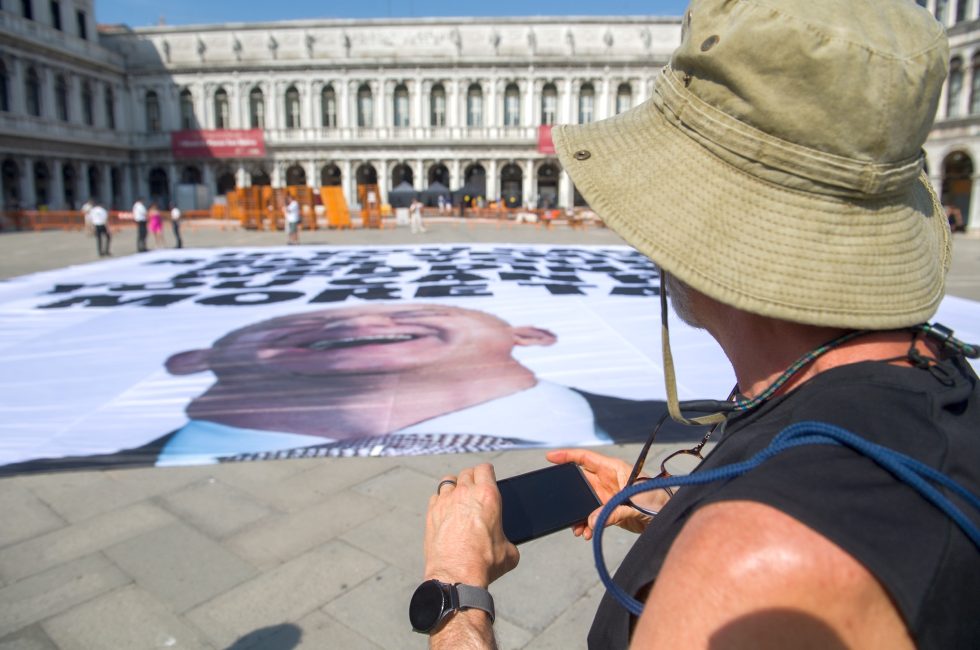 Transparent aktivistů v Benátkách | Foto: Michele Lapini / Greenpeace