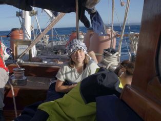 Greta Thunberg na palubě lodi Madleen | Foto: Tan Safi / Freedom Flotilla Coalition