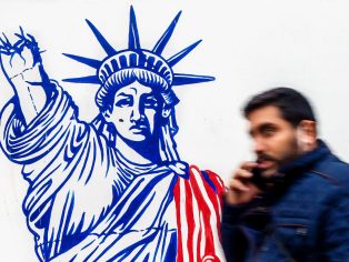 Graffiti v ulicích Teheránu | Foto: Shutterstock