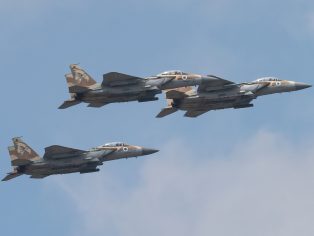 Izraelské stíhací letouny F-15 | Foto: Moshe Einhorn / Shutterstock