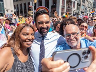 Zohran Mamdani na newyorském pochodu Pride | Foto: Shutterstock