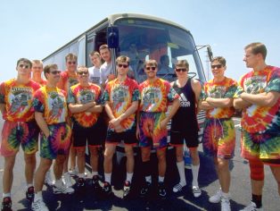 Litevští olympijští basketbalisté z roku 1992 | Foto: Lou Capozzola / Film Arcade