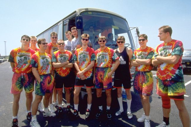 Litevští olympijští basketbalisté z roku 1992 | Foto: Lou Capozzola / Film Arcade