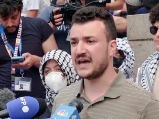 Mahmoud Khalil na veřejném vystoupení | Ilustrační foto: France 24 / YouTube