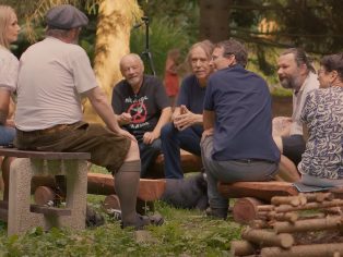 Pocvičili jsme Odolnost i Kulturu a vidíme se na Hradčanském náměstí | Foto: Spolek Svatopluk / YouTube