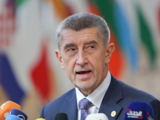Potáhne Andrej Babiš za jeden provaz s Orbánem a Ficem? | Foto: Nicolas Economou / Shutterstock