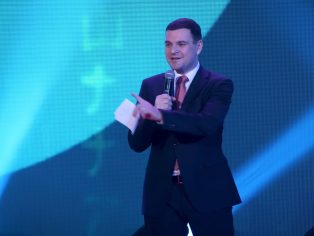 Petr Macinka na kongresu své strany | Foto: Motoristé sobě / YouTube