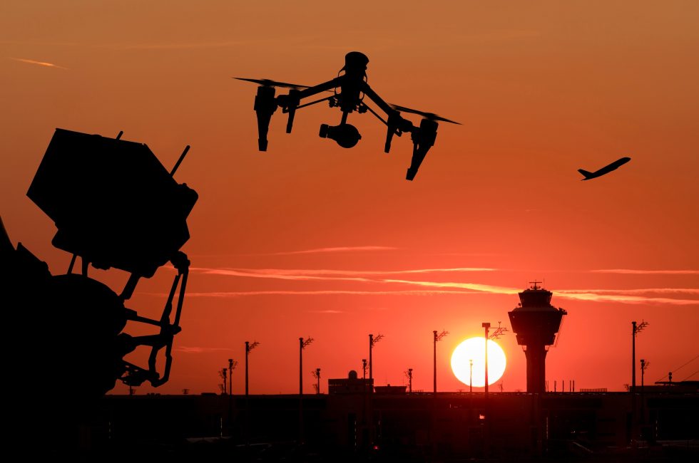 Dronové incidenty u evropských letišt jsou považovány za ruskou provokaci | Ilustrační foto: Lukas Gojda / Shutterstock