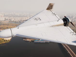 Útočný dron nad městem | Ilustrační grafika: Shutterstock