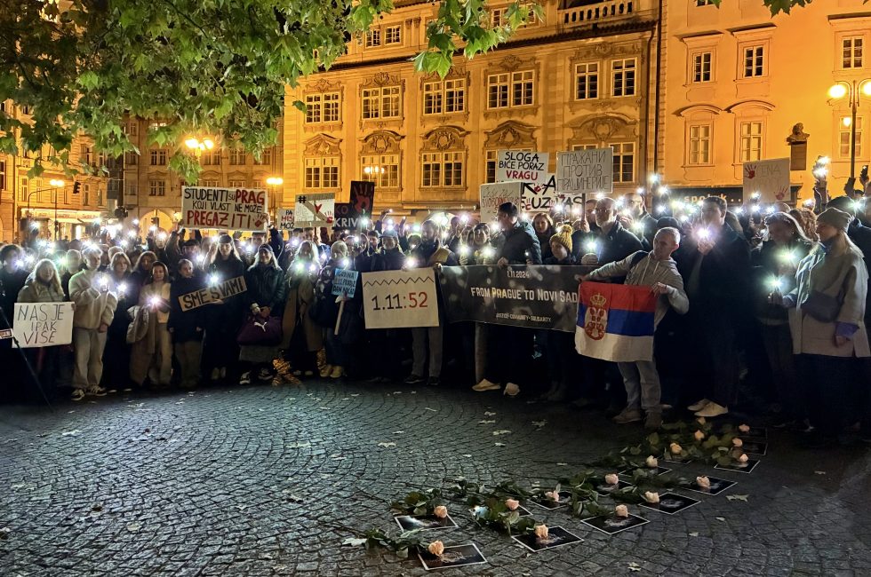Pieta na výročí tragédie v Novém Sadu | Foto: Simone Radačičová / Voxpot