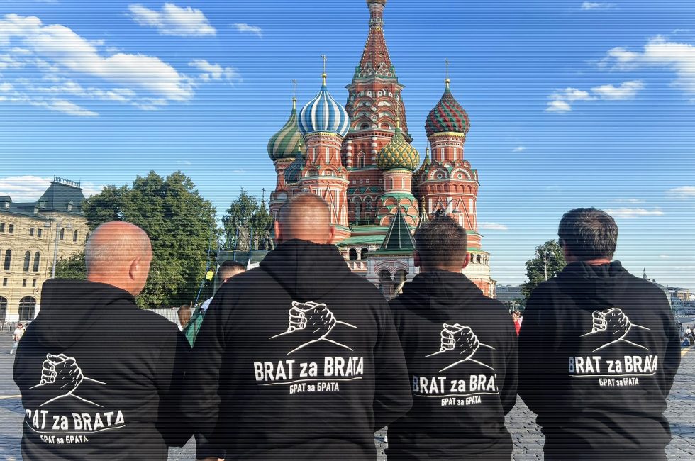 Načerpat inspiraci a hurá domů vyhrožovat krajským politikům | Foto: BRAT za BRATA / Facebook