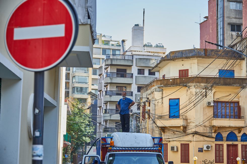 Jeden z mnoha, kdo v Bejrútu vyhlížejí nejistou budoucnost | Foto: Dorota Holubová / Voxpot
