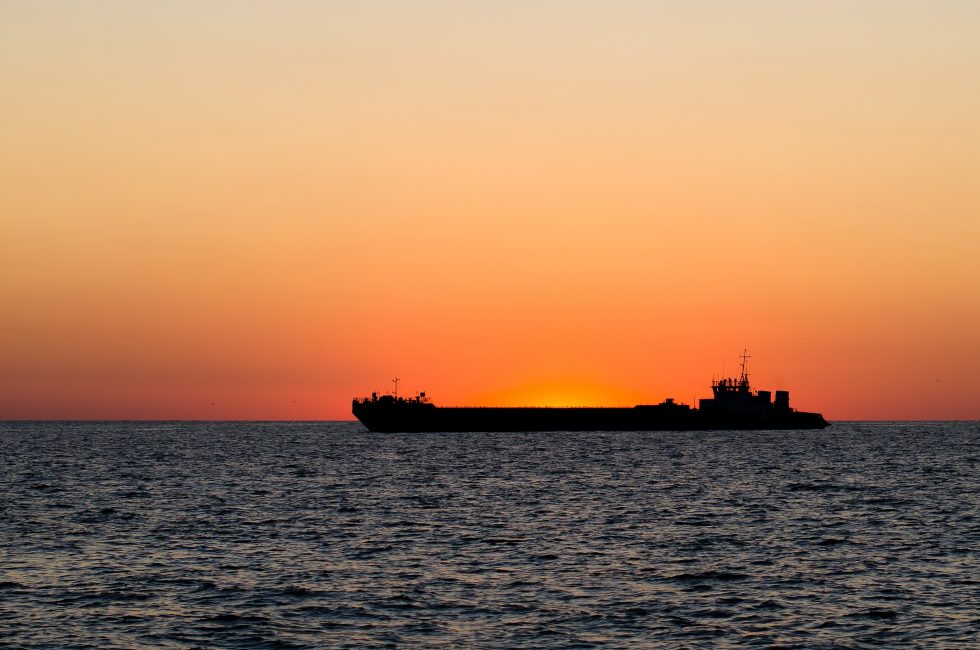 Ruský tanker vyplouvající ze Soči | Foto: Mark Sc / Shutterstock